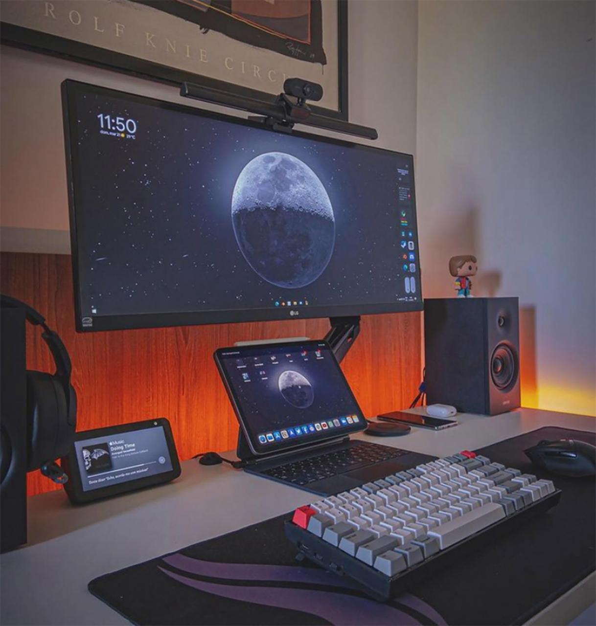 cool home workstation