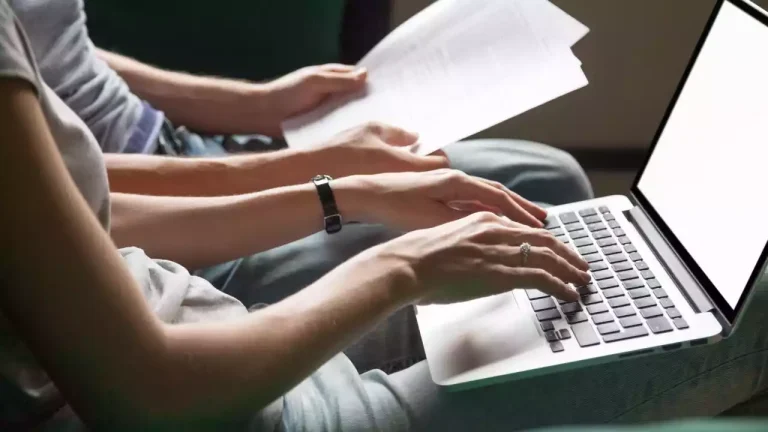 Cách sử dụng Quy tắc 50/15/5 để chi tiêu và tiết kiệm
