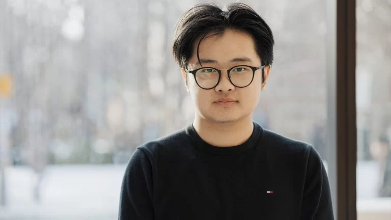 Peter Ma, một học sinh trung học sử dụng AI để tìm kiếm người ngoài hành tinh