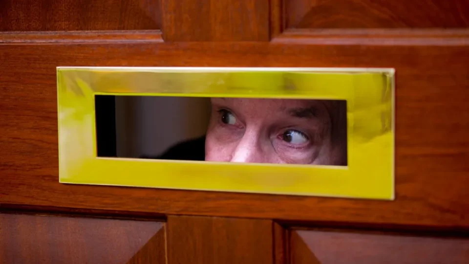 FBI gợi ý dùng mật khẩu bí mật bảo vệ gia đình trước AI giả giọng nói