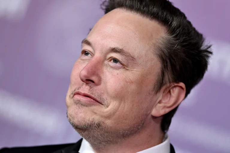 Elon Musk nhận định rằng chúng ta đã kiệt quệ dữ liệu đào tạo AI
