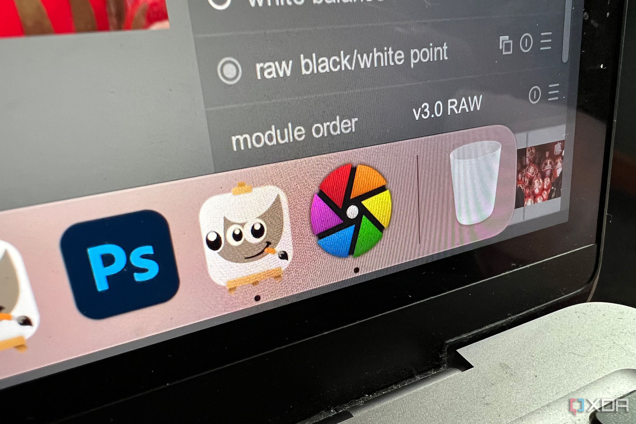 Những điều cần lưu ý khi sử dụng phần mềm mã nguồn mở 6 Gimp and Darktable icons on a MacBook